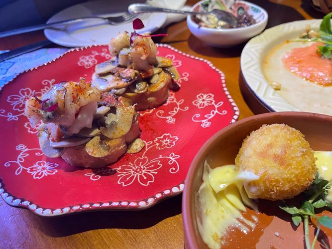 Munzam Qudoos photo — Abu Dhabi food scene: curated mezze tasting route