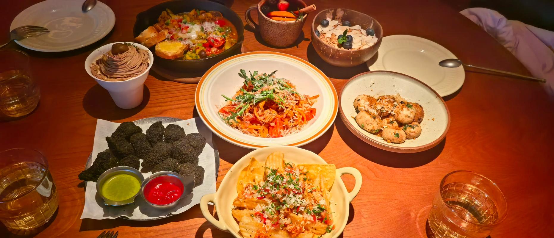 Munzam Qudoos photo — Dubai food scene: Deira midnight bites